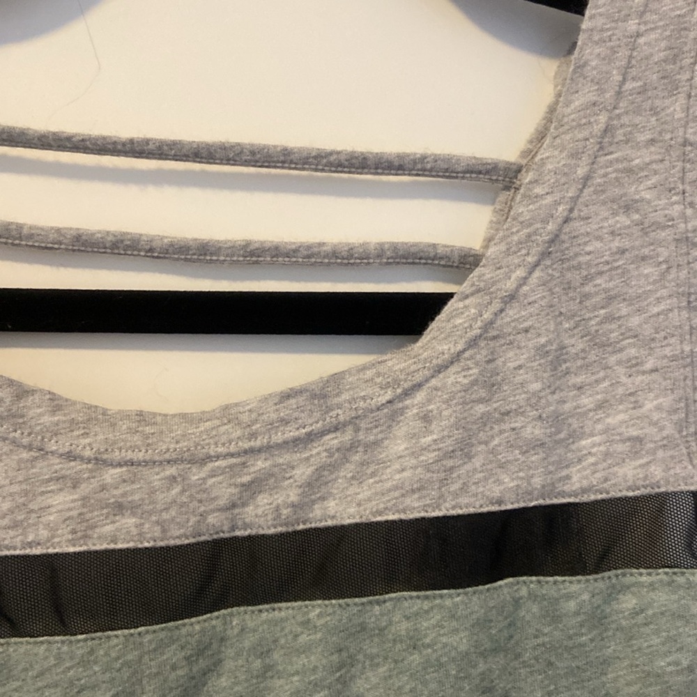 Splits59 workout tank top - Picture 3 of 6